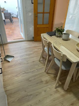 Instalación de tarimas flotante y puertas