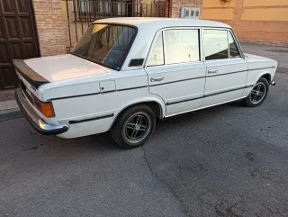 Cambio coche clásico por otro de mi interés.