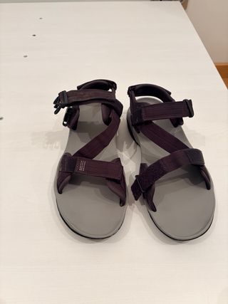 Chanclas sujetas con velcro