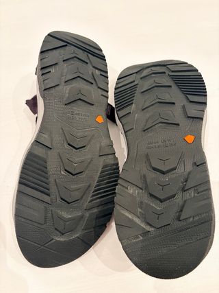 Chanclas sujetas con velcro