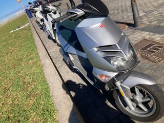 Aprilia Leonardo 250 Scooter