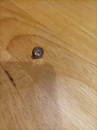 Pendiente Guess sin tuerca