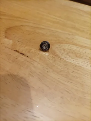 Pendiente Guess sin tuerca