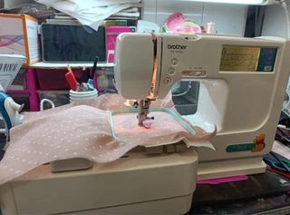 Máquina coser y bordar Brother PE-400D