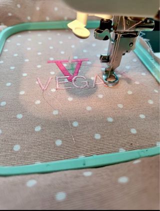 Máquina coser y bordar Brother PE-400D