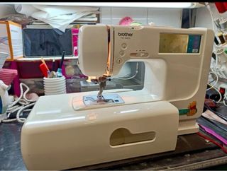 Máquina coser y bordar Brother PE-400D