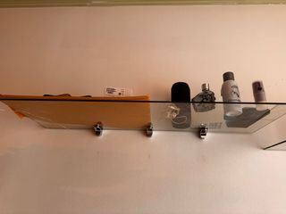 3 Estanterías de Cristal con los accesorios