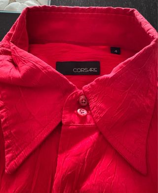Camisa roja de vestir