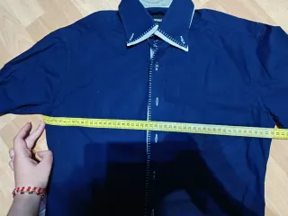 Camisa entallada azul