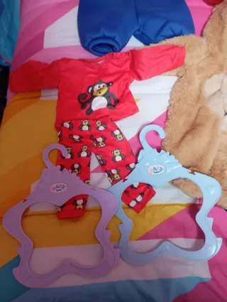 muñeco Baby Born chico con ropa y accesorios