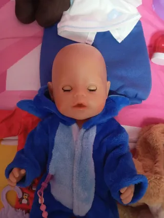 muñeco Baby Born chico con ropa y accesorios