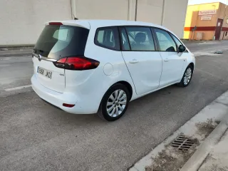 Opel Zafira 2016