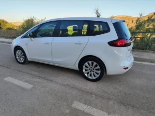 Opel Zafira 2016