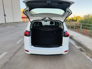 Opel Zafira 2016