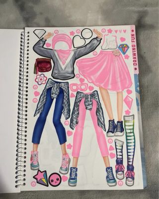 Cuaderno de pegatinas y colorear modelos Top Model