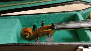 Violín infantil con estuche