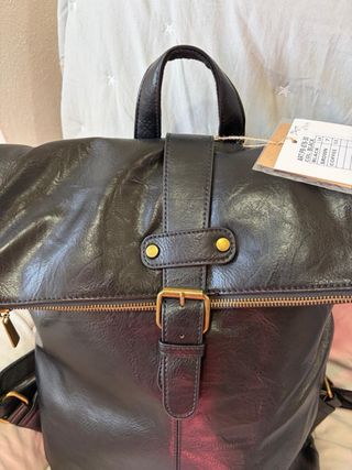 Mochila de piel búfalo en color negro