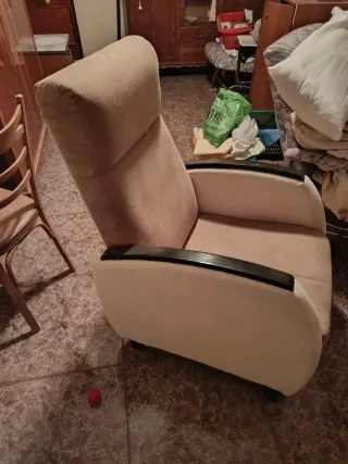 Sillón tela beige y blanco