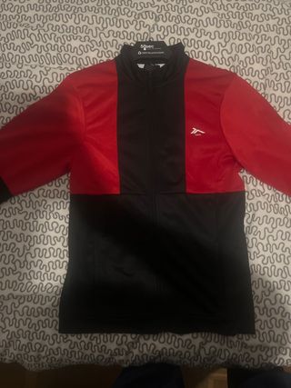 Sudadera deportiva Tenth roja y negra