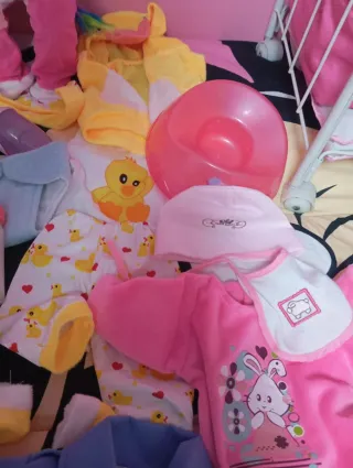 Pareja Baby Born con cuna y ropa