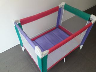 Cuna de viaje plegable