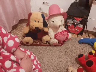 Dos peluches grandes