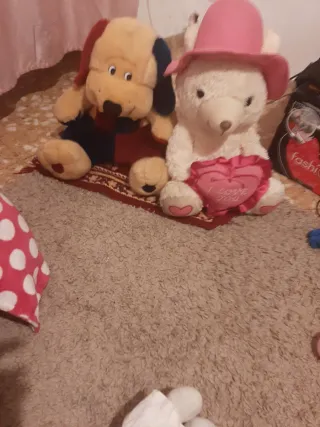 Dos peluches grandes