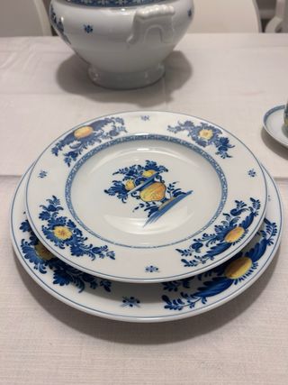 Vajilla completa 12 comensales, 129 piezas.