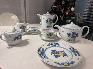 Vajilla completa 12 comensales, 129 piezas.