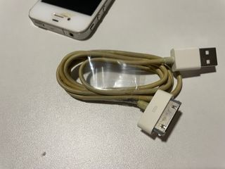 iPhone 4 Blanco con Cargador y caja