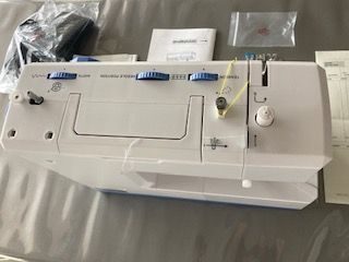 Máquina de coser Sigma 350 y mesa nuevas.