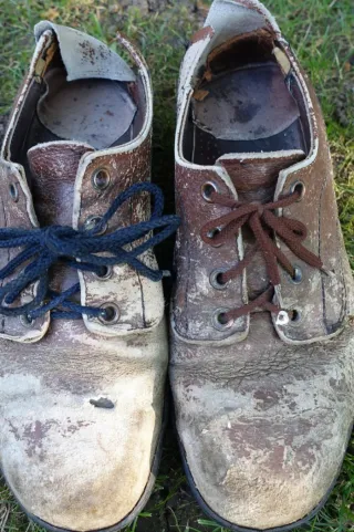 Zapatos vintage hombre marrones y beige