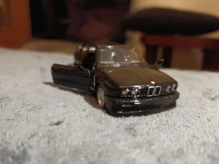 BMW M3 E30 Escala 1:36