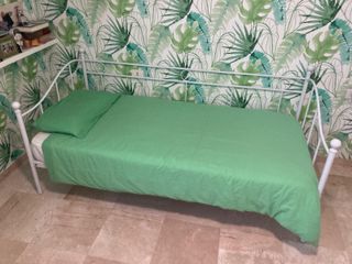Cama individual metálica blanca