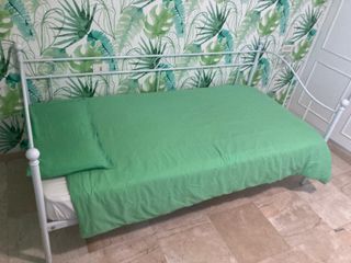 Cama individual metálica blanca