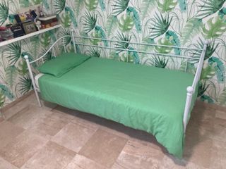 Cama individual metálica blanca