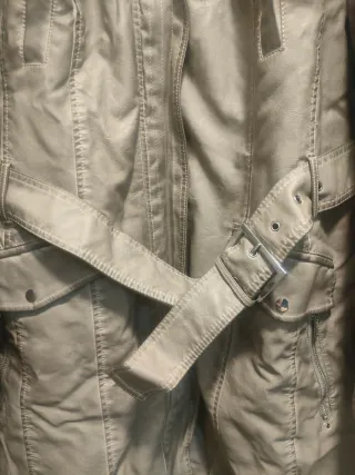 Chaquetón largo beige talla 44