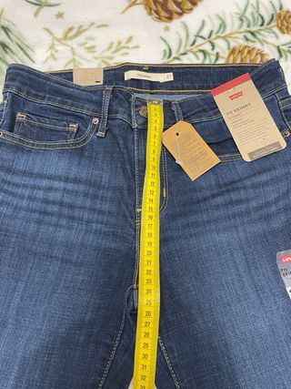 Levi's 711 Skinny Talla 27 Largo 30