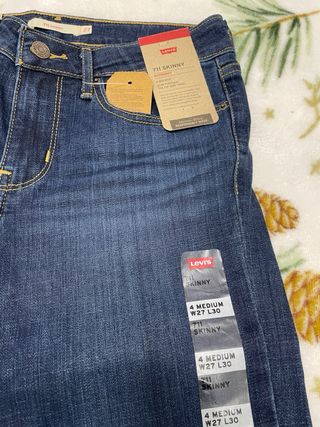 Levi's 711 Skinny Talla 27 Largo 30
