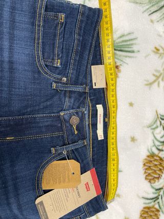 Levi's 711 Skinny Talla 27 Largo 30
