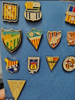Lote de 15 Pins de Equipos de Fútbol Catalanes
