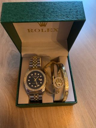 Reloj con Pulsera y Caja