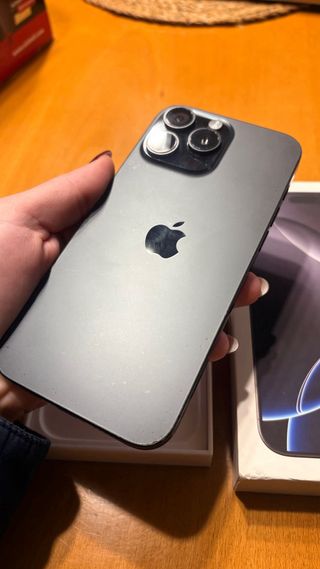 iPhone 16 Pro Max