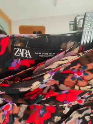 Falda Zara Mini Estampado Floral Talla XS