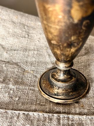 Candelero antiguo de metal – pieza vintage