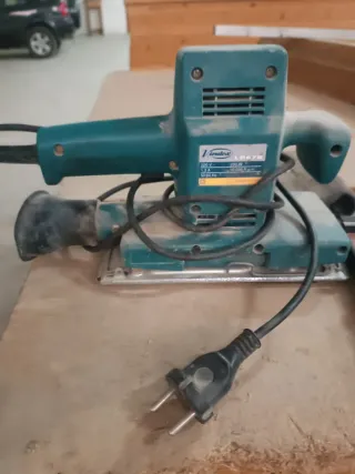 Lijadora Virutex LR67B