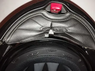 Casco de moto negro modular