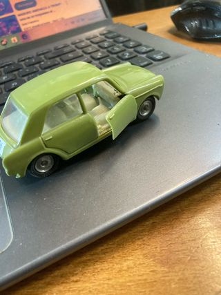 Coche Nacoral Morris 1100 1/43