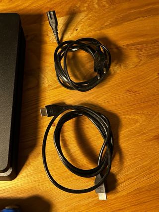 PS4 (PlayStation 4) Negra + 2 Mandos