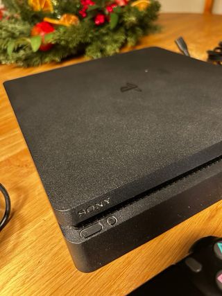 PS4 (PlayStation 4) Negra + 2 Mandos